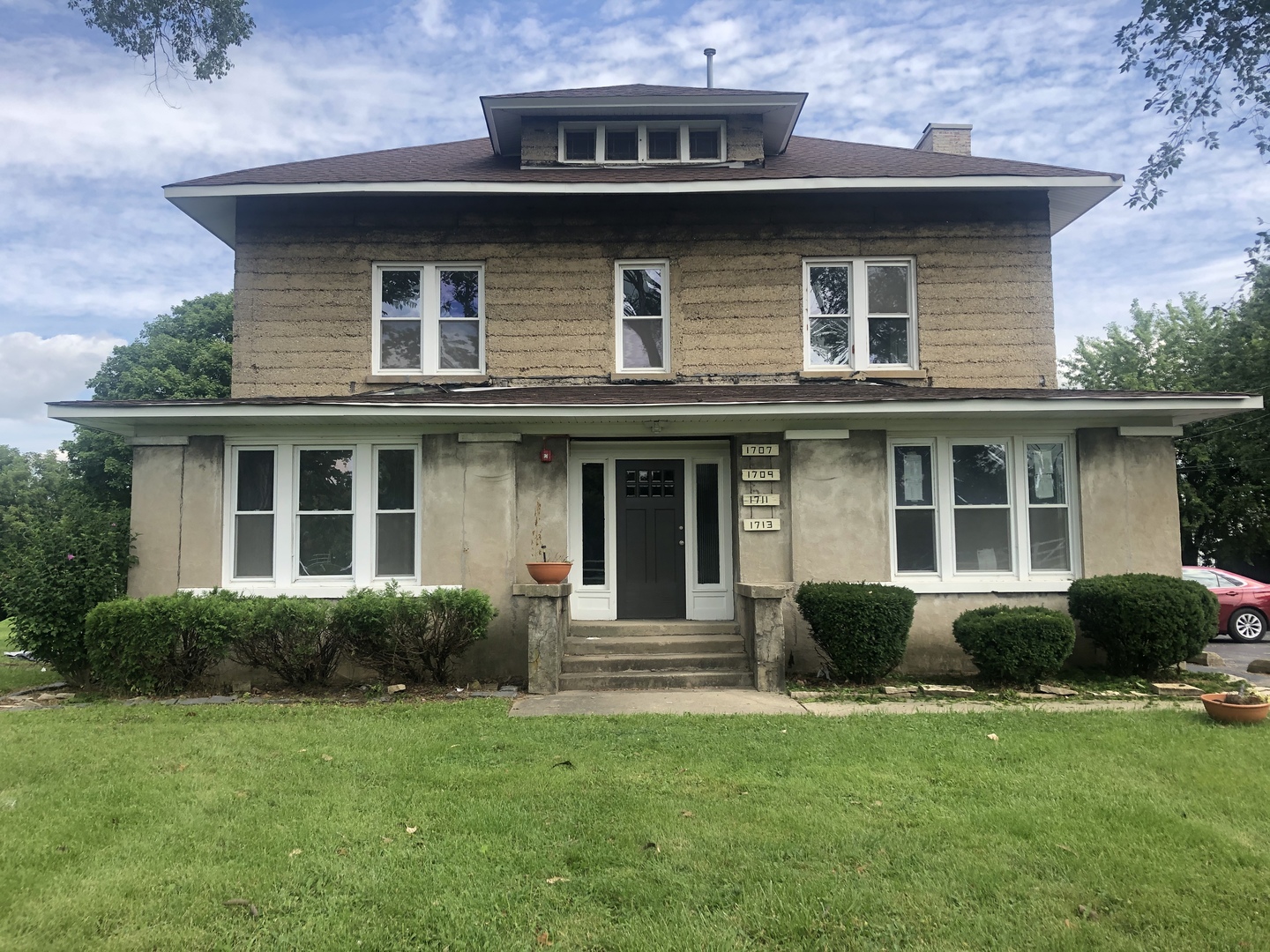 1709 Maple Road Joliet, IL 60432 - Photo 1 of 28