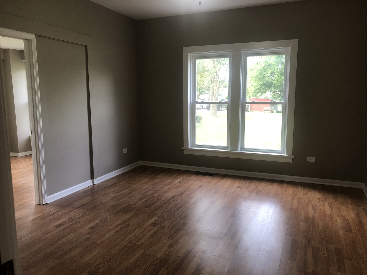 1709 Maple Road Joliet, IL 60432 - Photo 2 of 28