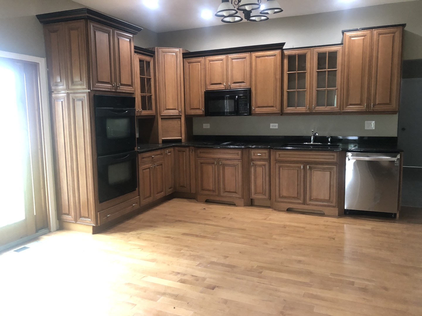 1709 Maple Road Joliet, IL 60432 - Photo 4 of 28
