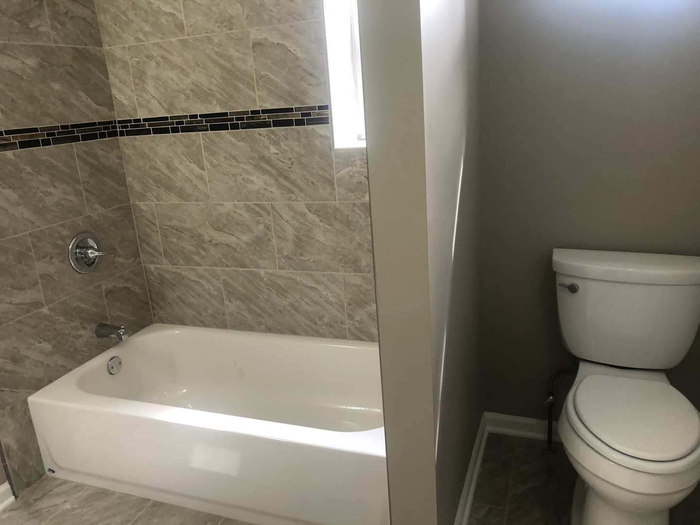1709 Maple Road Joliet, IL 60432 - Photo 7 of 28