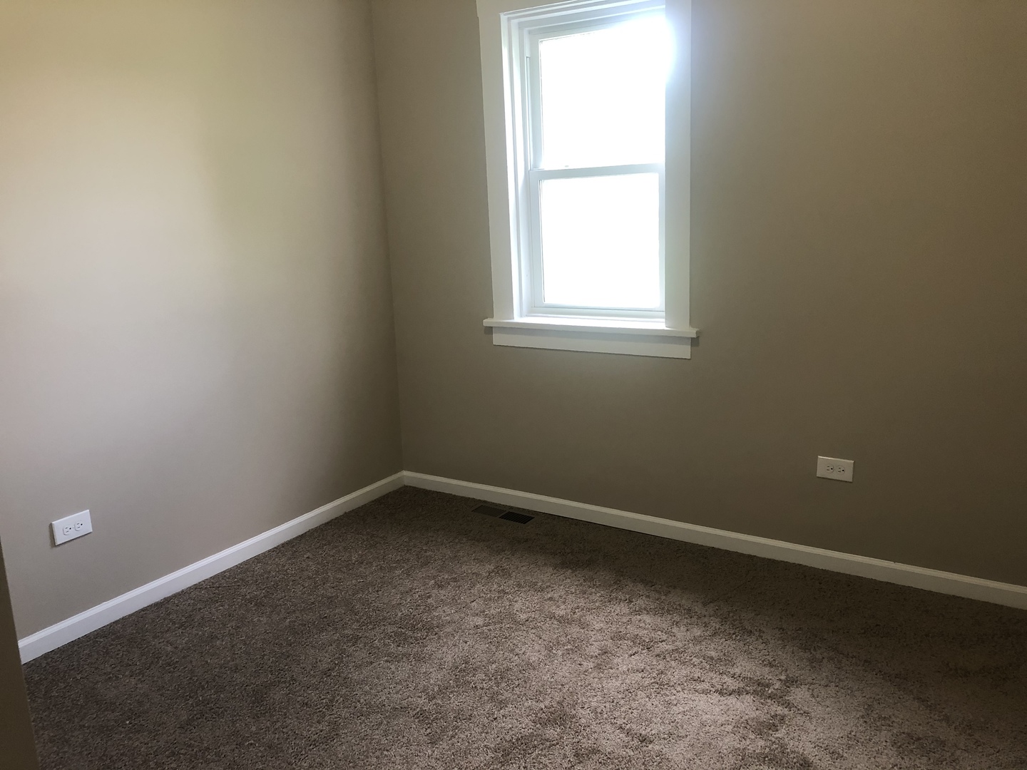 1709 Maple Road Joliet, IL 60432 - Photo 8 of 28