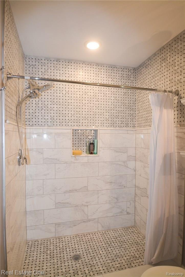 1139 Churchill Circle, Unit 43 Rochester, MI 48307 - Photo 12 of 24 DSC_7577 - Copy.jpg