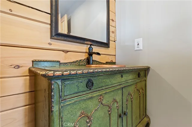 a close view of kitchen sink