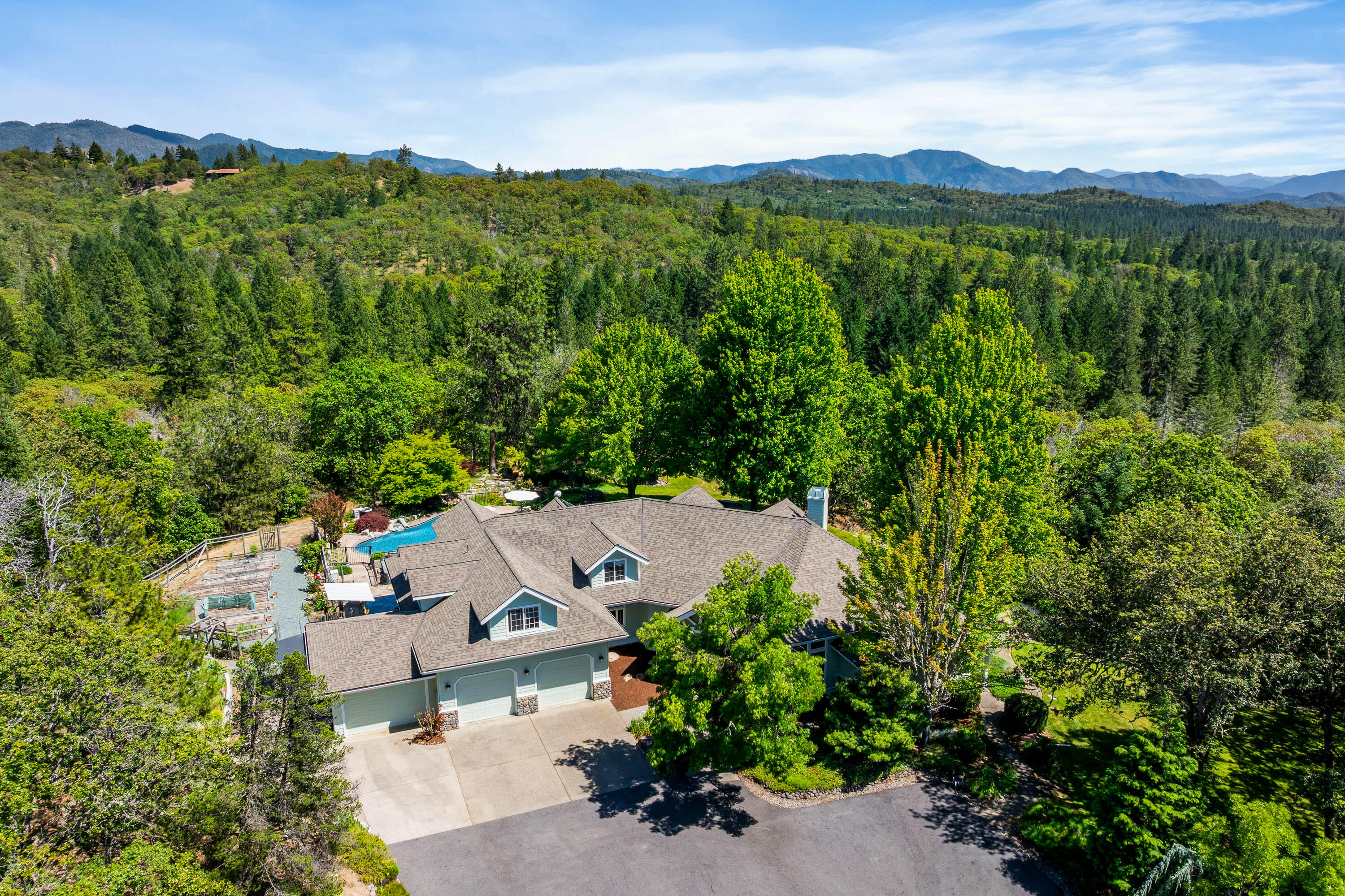 1117 Peco Road Grants Pass, OR 97526 - Photo 68 of 75 DRONE (5 of 10)