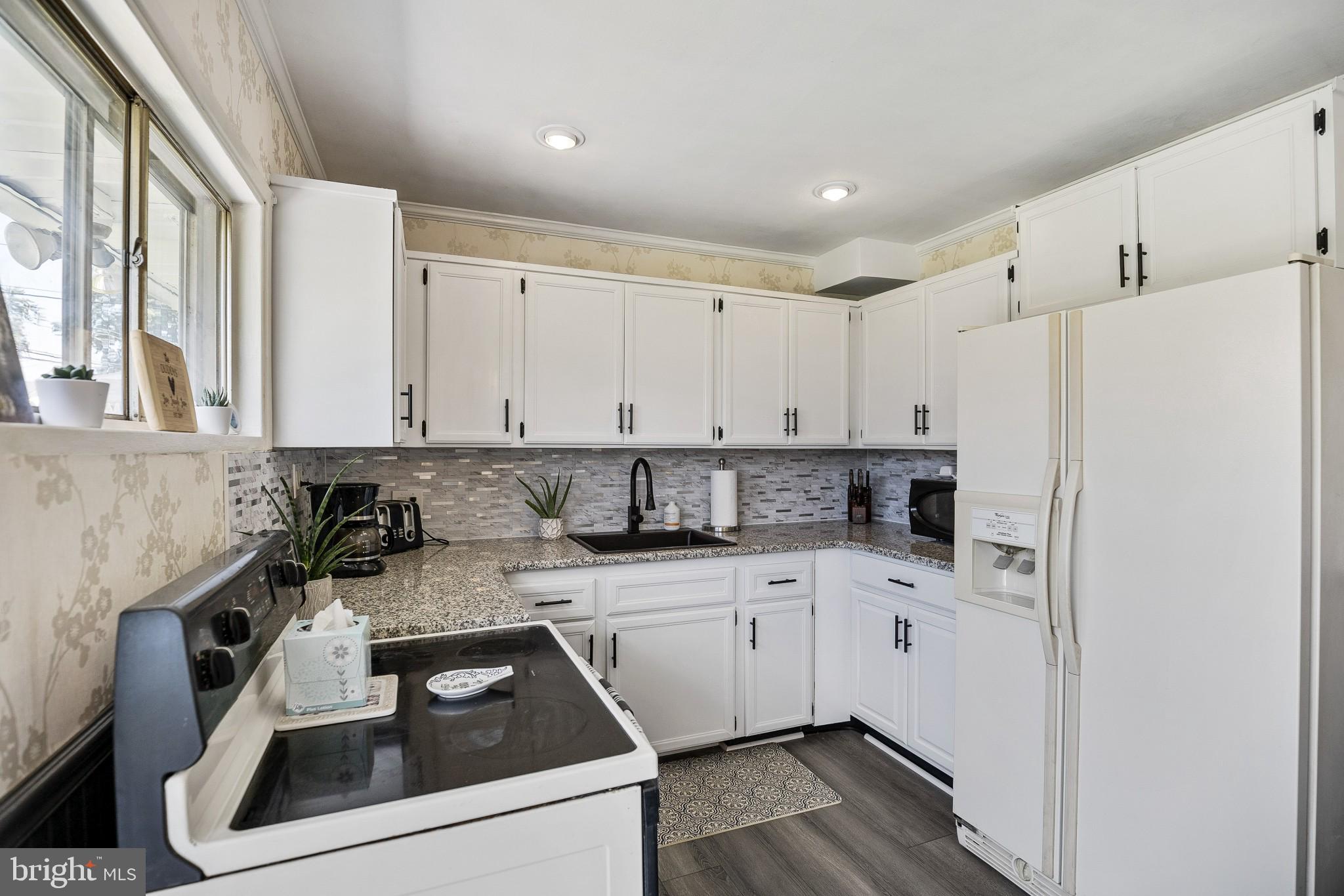 48 Mayflower Road Levittown, PA 19056 - Photo 12 of 30 Gallery Image 12