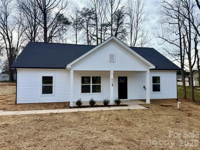 $299,900 | 803 West 1st Street, Newton, NC 28658