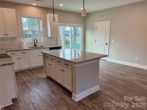 $279,900 | 803 West 1st Street, Newton, NC 28658