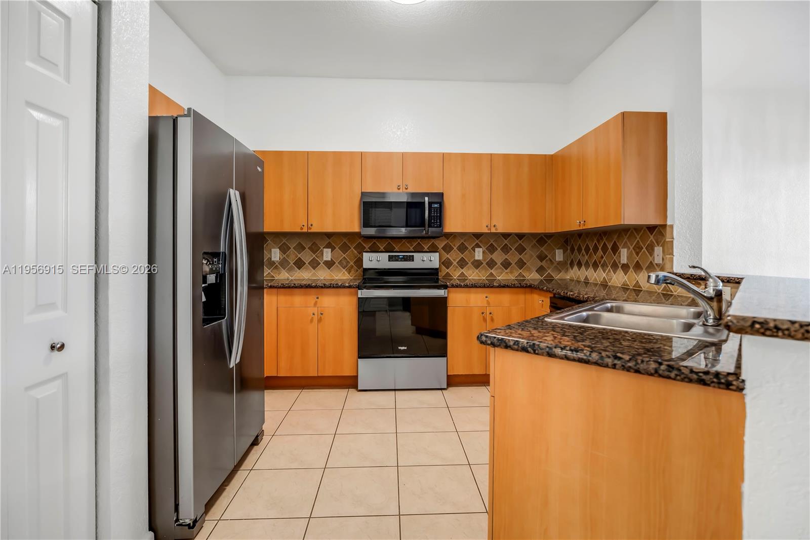 12409 Southwest 42nd Street Miramar, FL 33027 - Photo 5 of 30