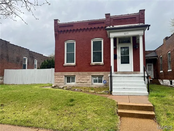 $1,650 | 8215 Pennsylvania Avenue, St. Louis, MO 63111