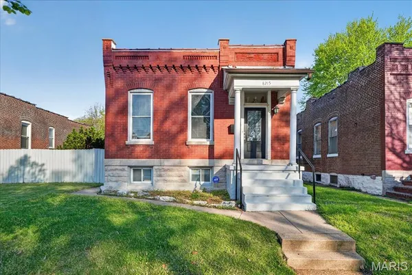 $1,650 | 8215 Pennsylvania Avenue, St. Louis, MO 63111