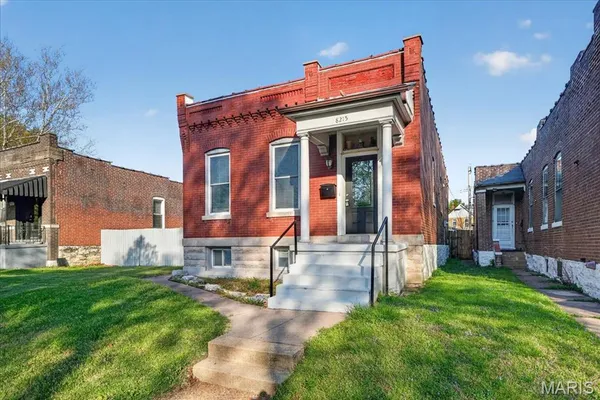 $1,650 | 8215 Pennsylvania Avenue, St. Louis, MO 63111
