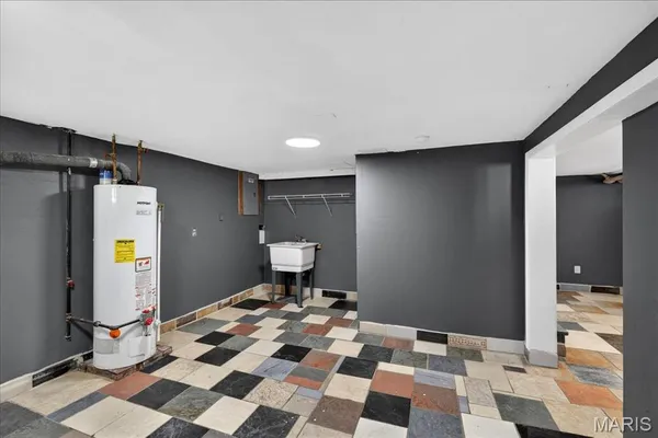 $1,650 | 8215 Pennsylvania Avenue, St. Louis, MO 63111