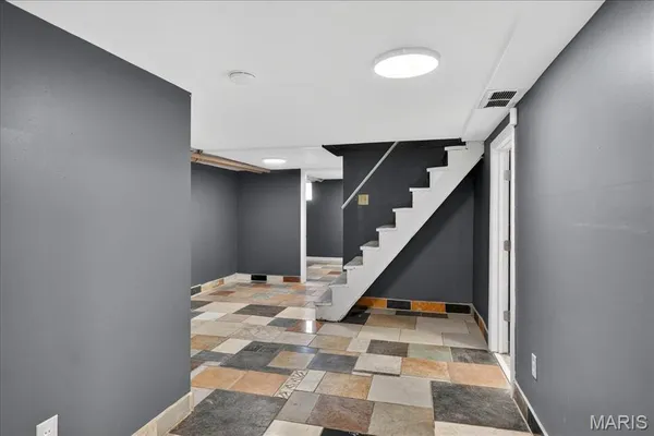 $1,650 | 8215 Pennsylvania Avenue, St. Louis, MO 63111