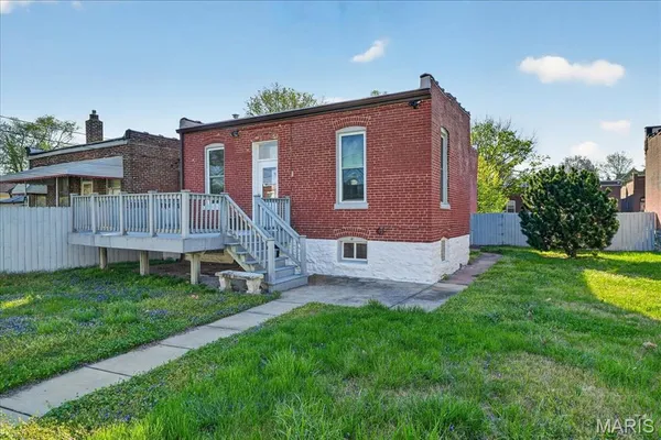 $1,650 | 8215 Pennsylvania Avenue, St. Louis, MO 63111