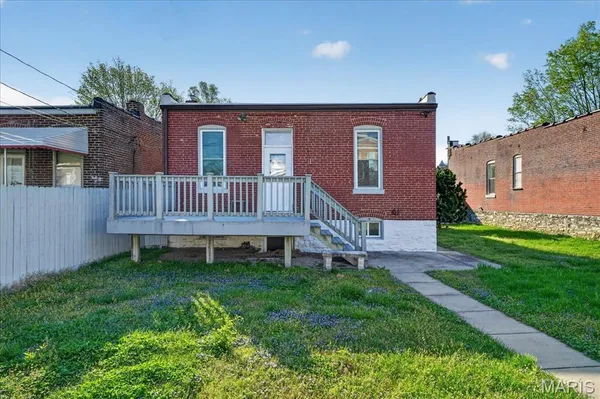 $1,650 | 8215 Pennsylvania Avenue, St. Louis, MO 63111