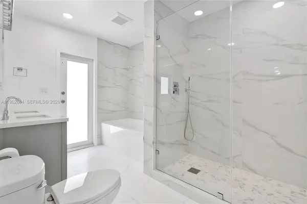 $1,295,000 | 5711 Northeast 20th Terrace, Fort Lauderdale, FL 33308