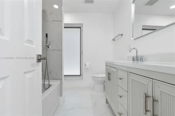 $1,295,000 | 5711 Northeast 20th Terrace, Fort Lauderdale, FL 33308