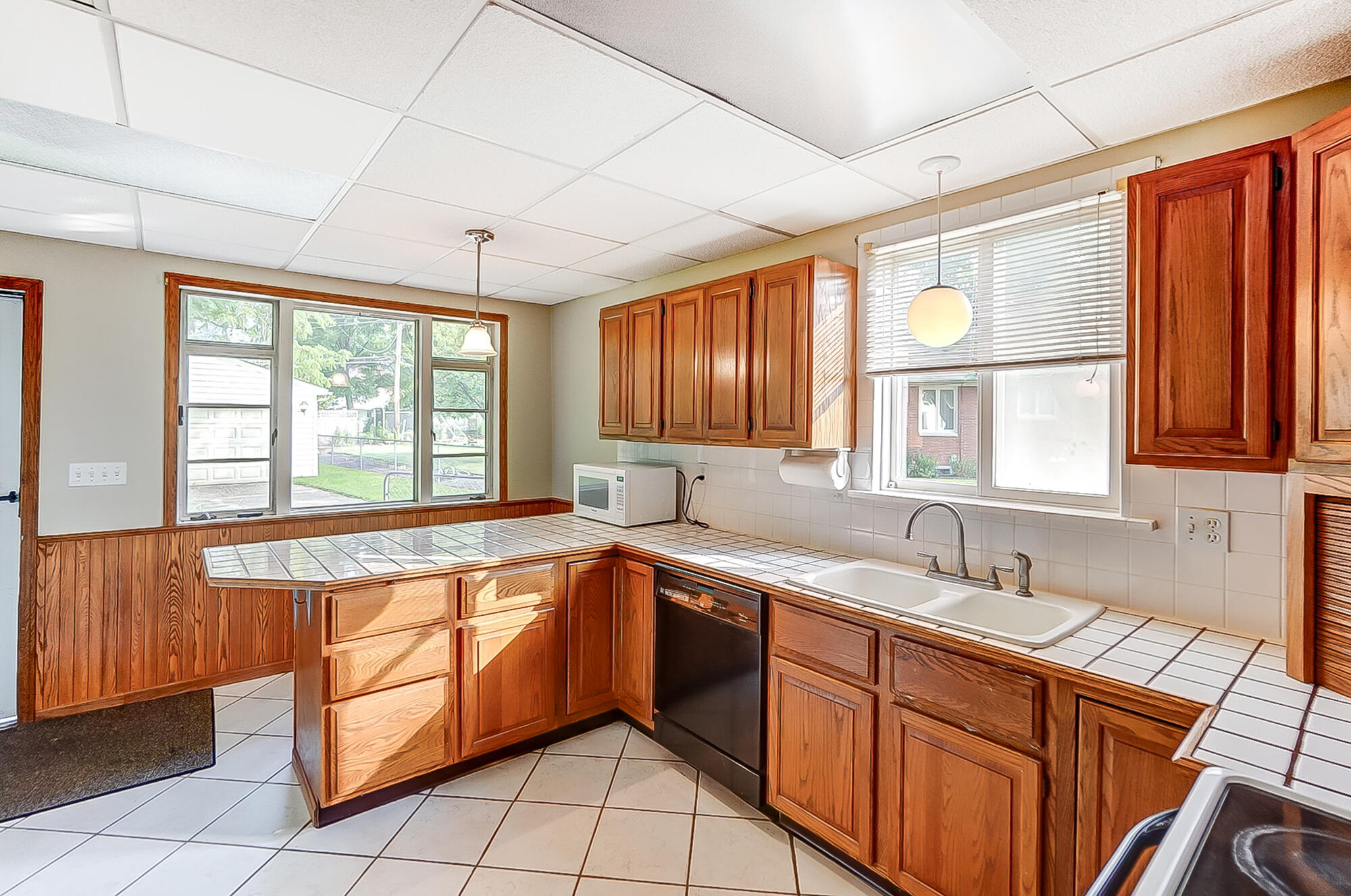 1757 Pembrook Road Springfield, OH 45504 - Photo 9 of 33 Gallery Image 9