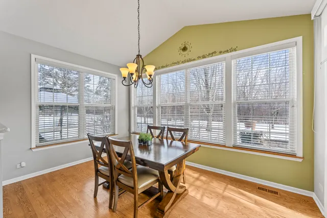 $699,900 | 1575 Old Forge Road, Bartlett, IL 60103