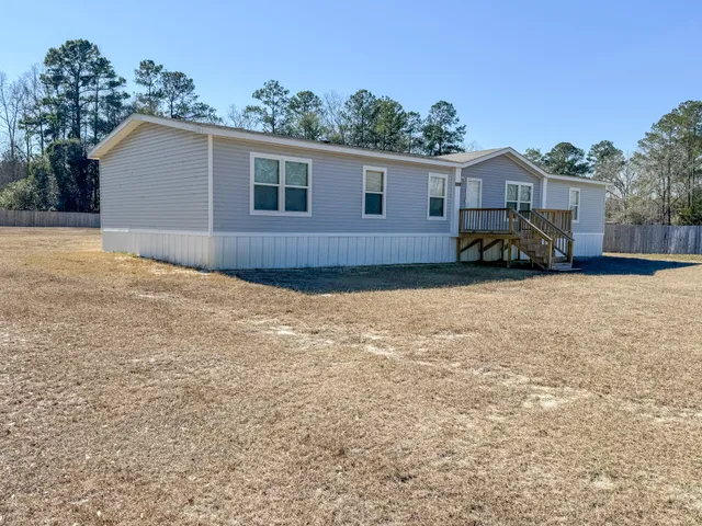 $270,000 | 719 Ulmer Lake Drive, Walterboro, SC 29488