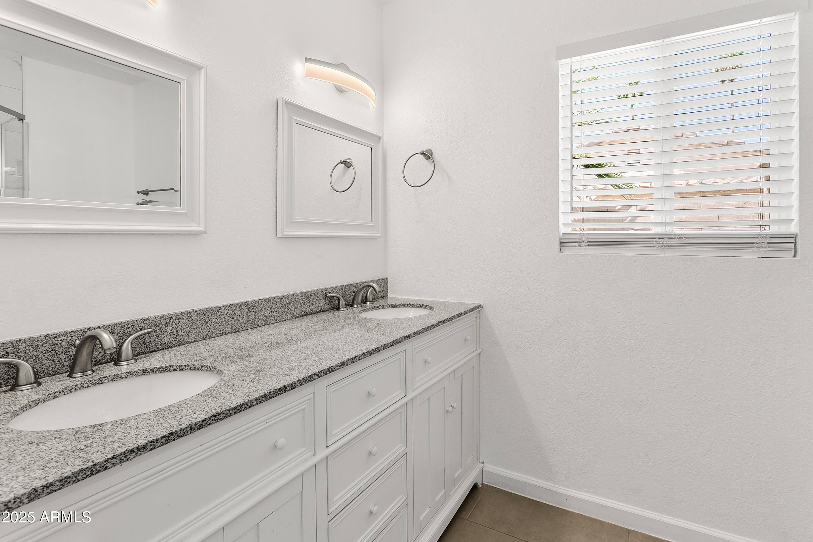 1527 East Westwind Way Tempe, AZ 85283 - Photo 18 of 25 1527EWestwindway018