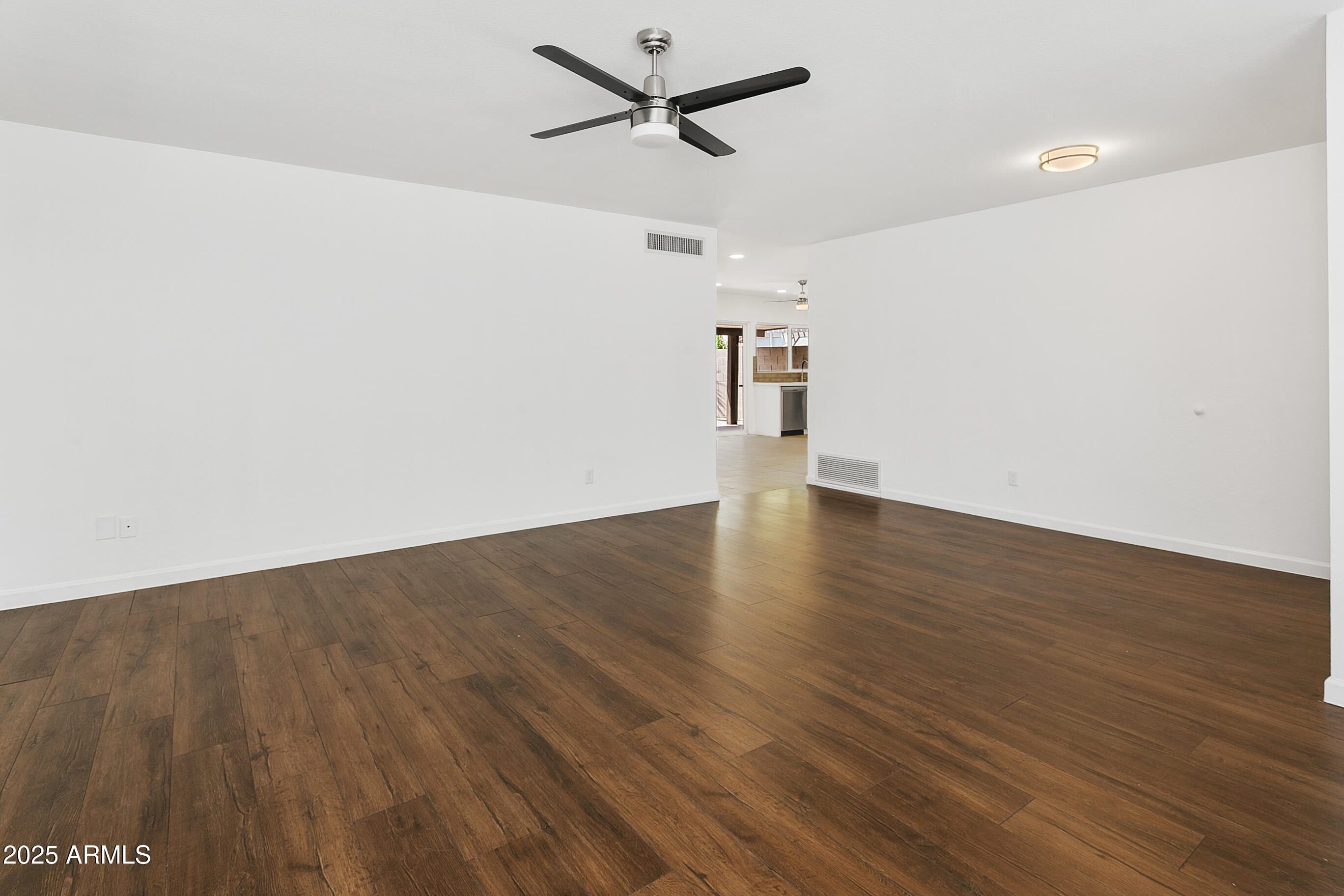 1527 East Westwind Way Tempe, AZ 85283 - Photo 5 of 25 1527EWestwindway005