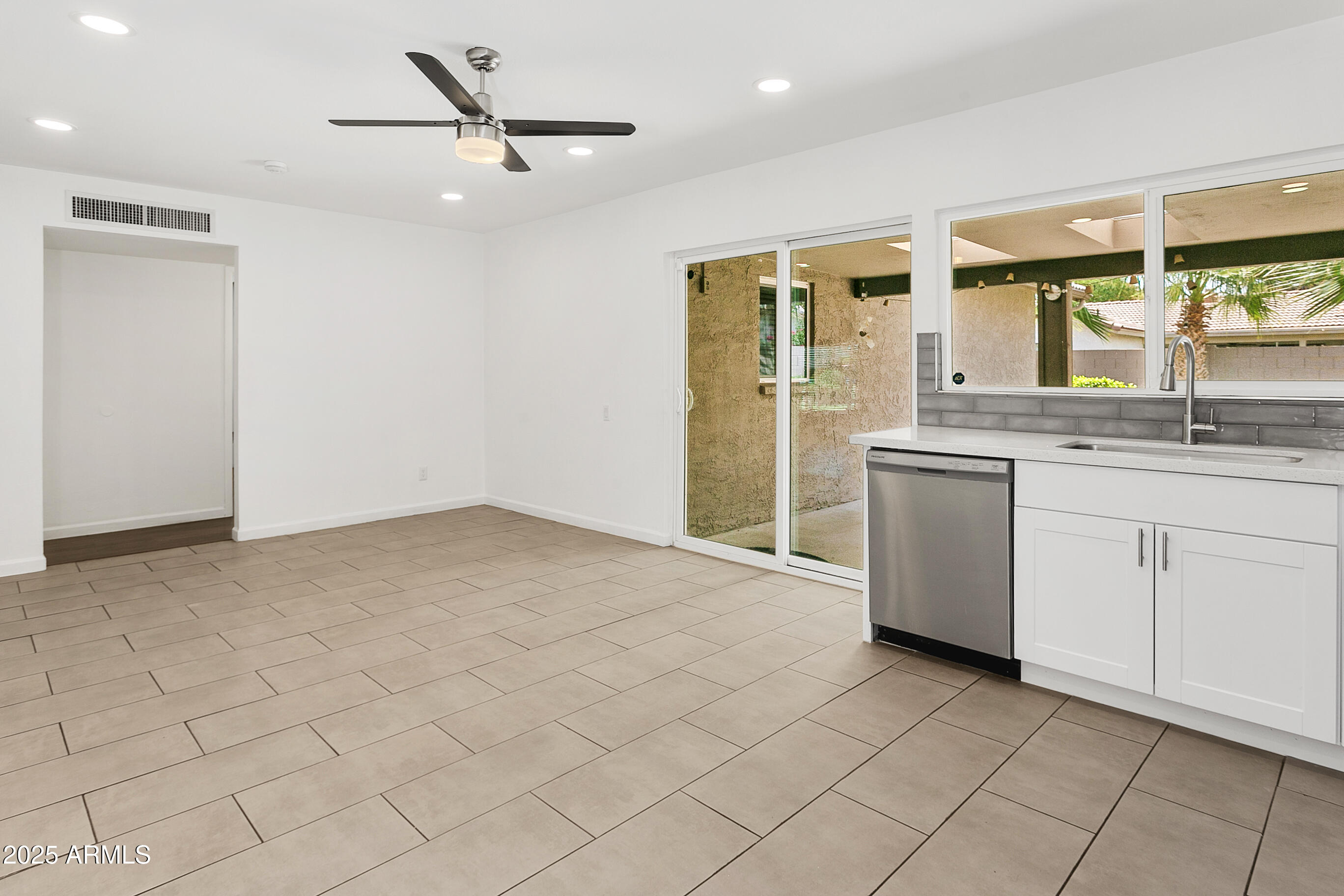 1527 East Westwind Way Tempe, AZ 85283 - Photo 10 of 25 1527EWestwindway010