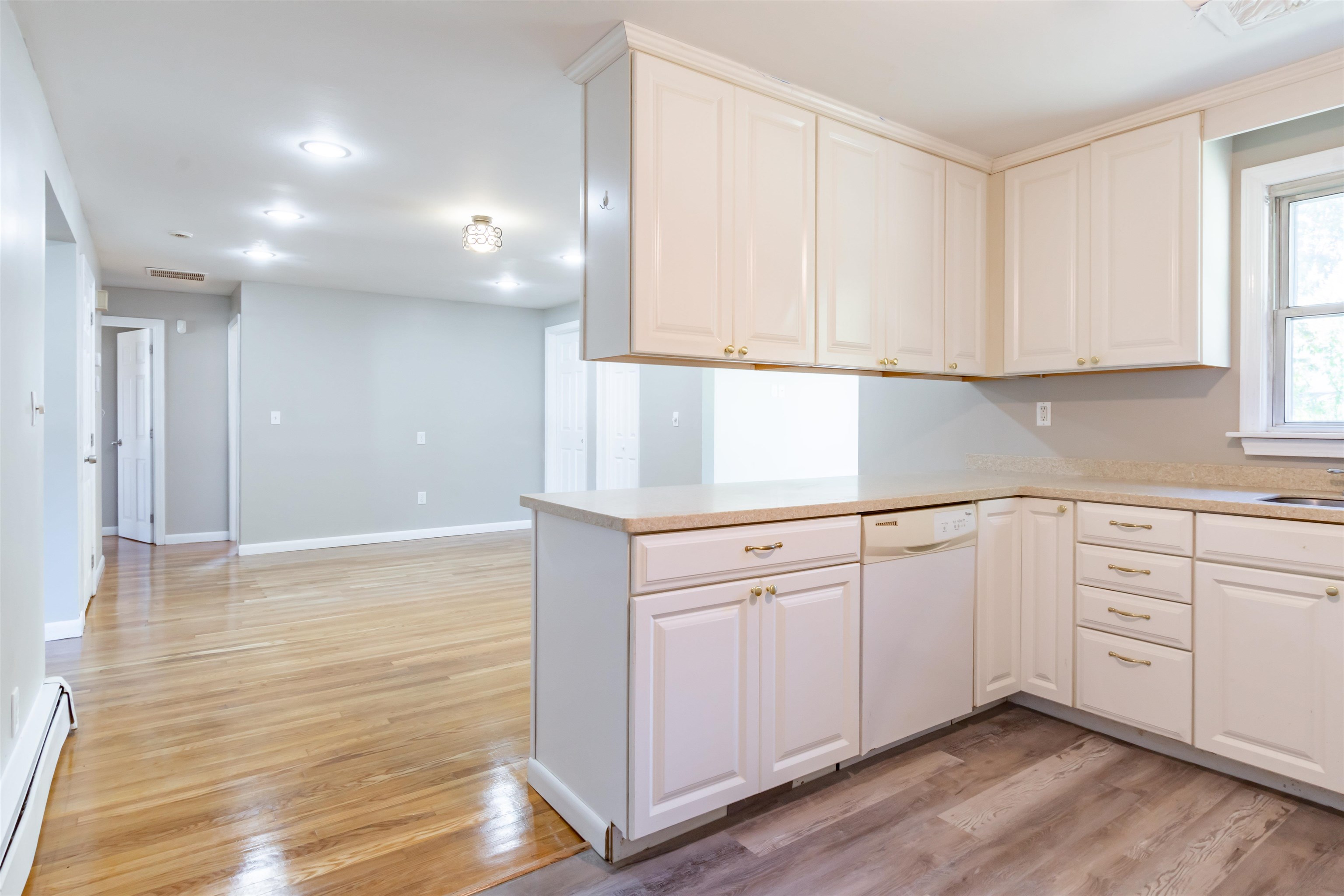 8 Stonehaven Road Nashua, NH 03062 - Photo 13 of 20