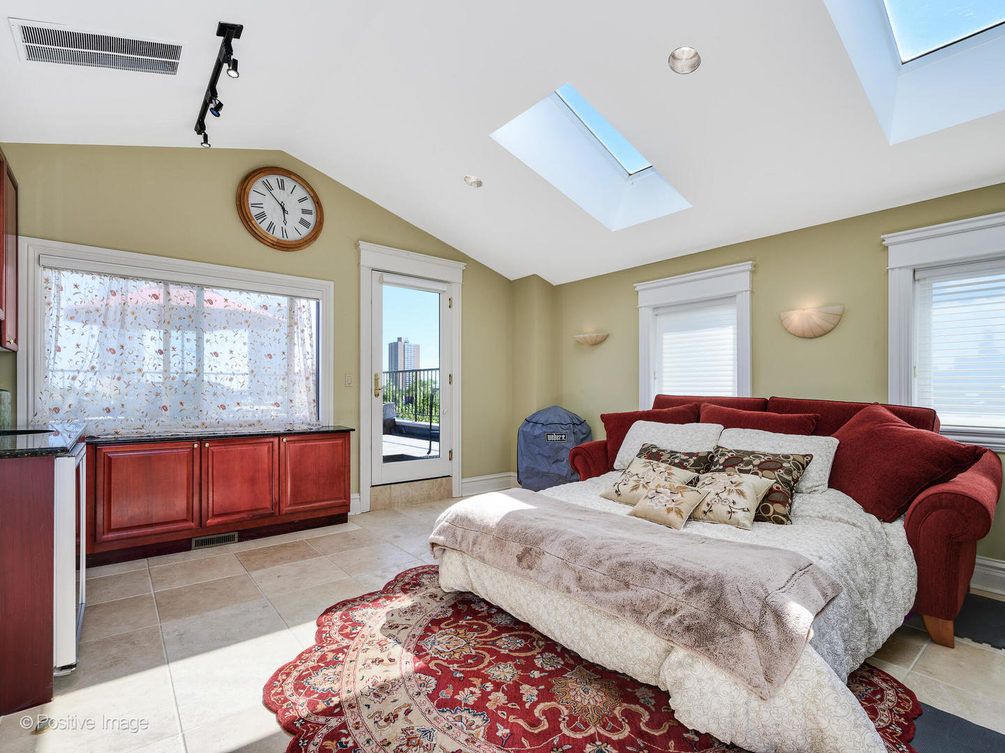 2019 North Mohawk Street, Unit 3 Chicago, IL 60614 - Photo 20 of 27 a bedroom with a large bed and a window