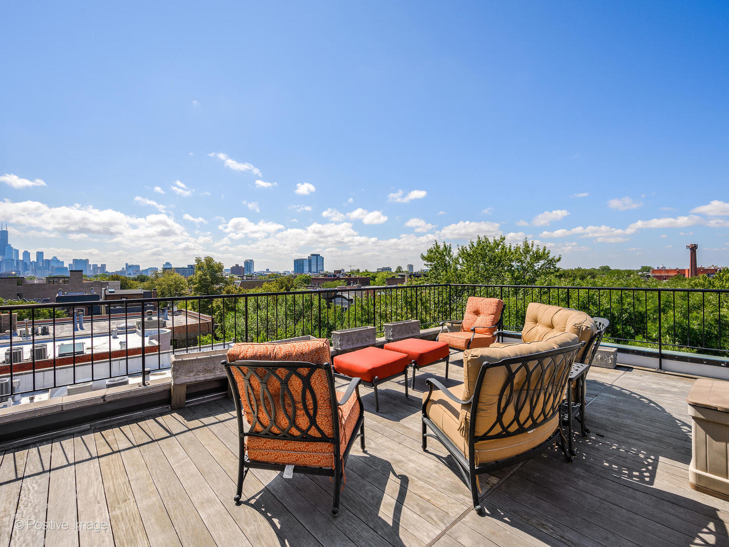2019 North Mohawk Street, Unit 3 Chicago, IL 60614 - Photo 23 of 27 a outdoor view with a sitting space