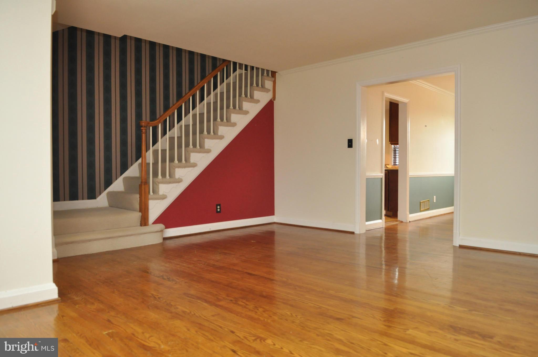 309 Greenlow Road Catonsville, MD 21228 - Photo 3 of 30 Living Room