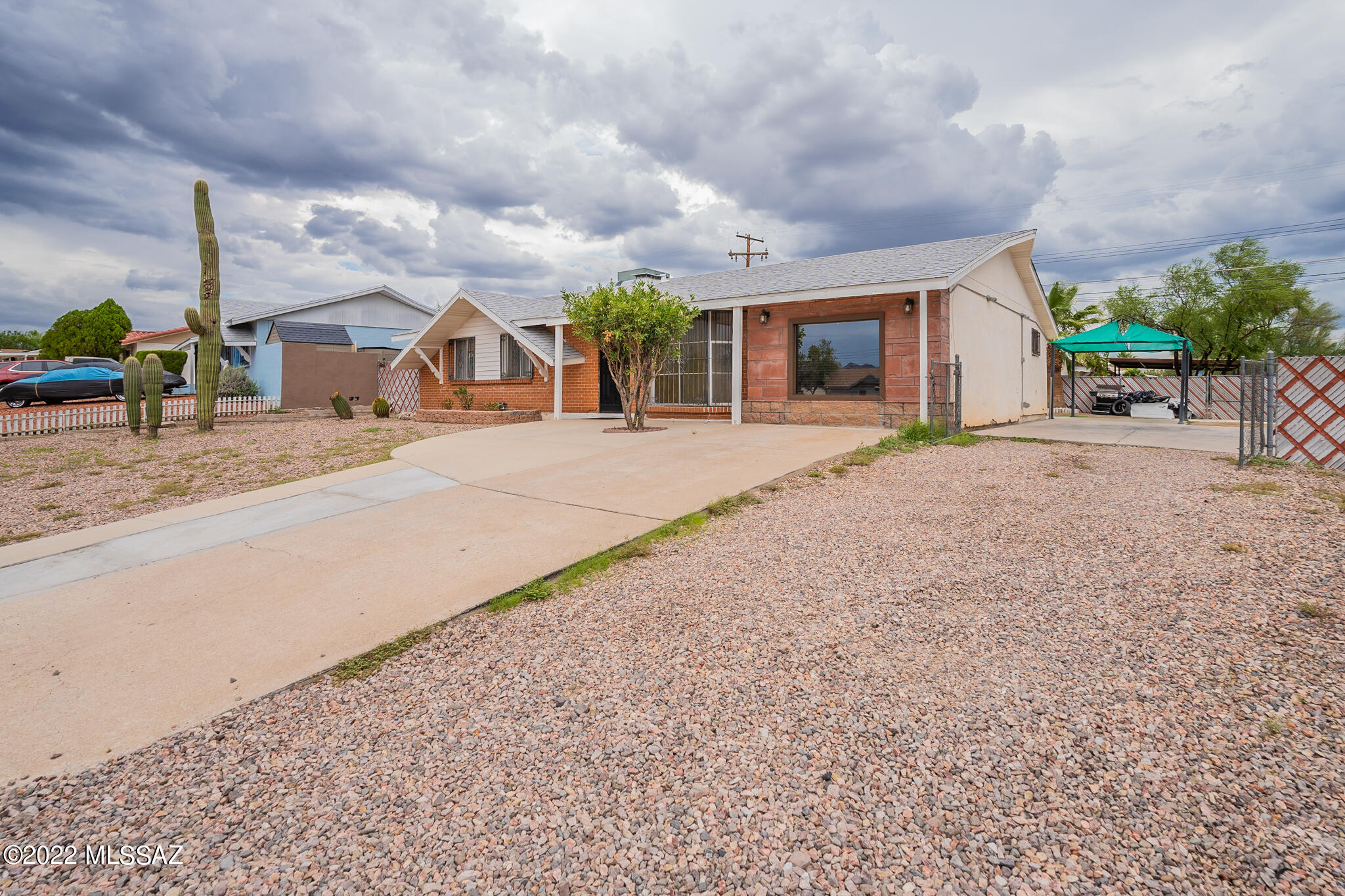 2002 West Merlin Road Tucson, AZ 85713 - Photo 2 of 36