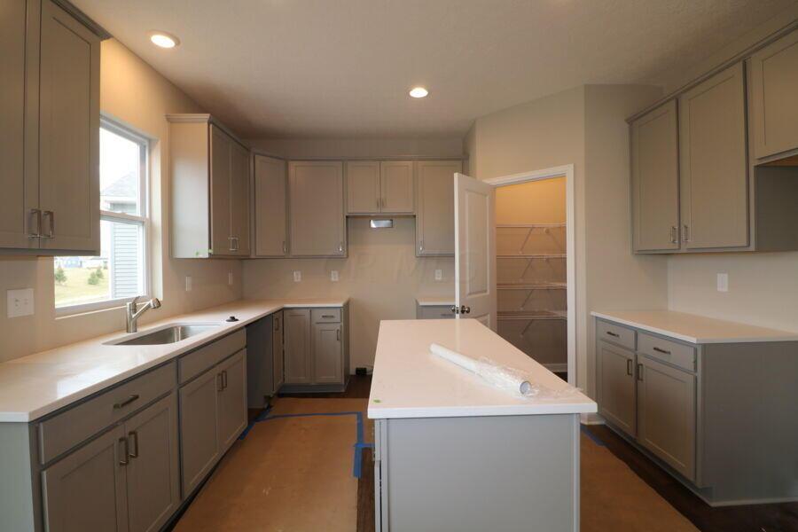 3620 Bluejay Ridge Drive Powell, OH 43065 - Photo 4 of 19 Kitchen