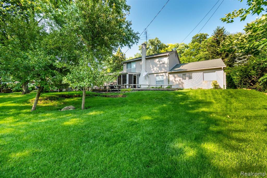 616 Campus Road Rochester Hills, MI 48309 - Photo 5 of 38