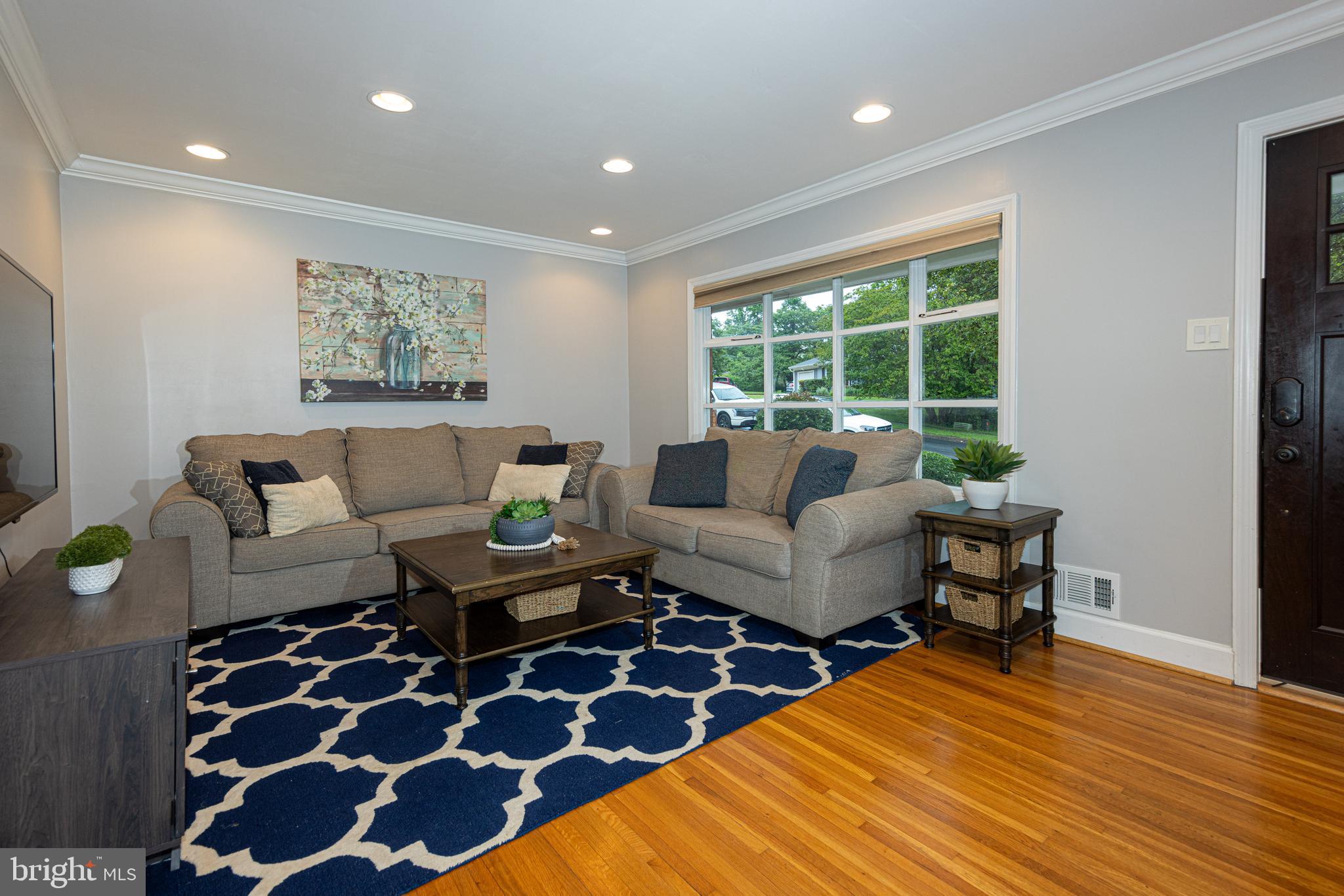 6404 Rivington Road Springfield, VA 22152 - Photo 8 of 49 Note the custom moldings & recessed lights too