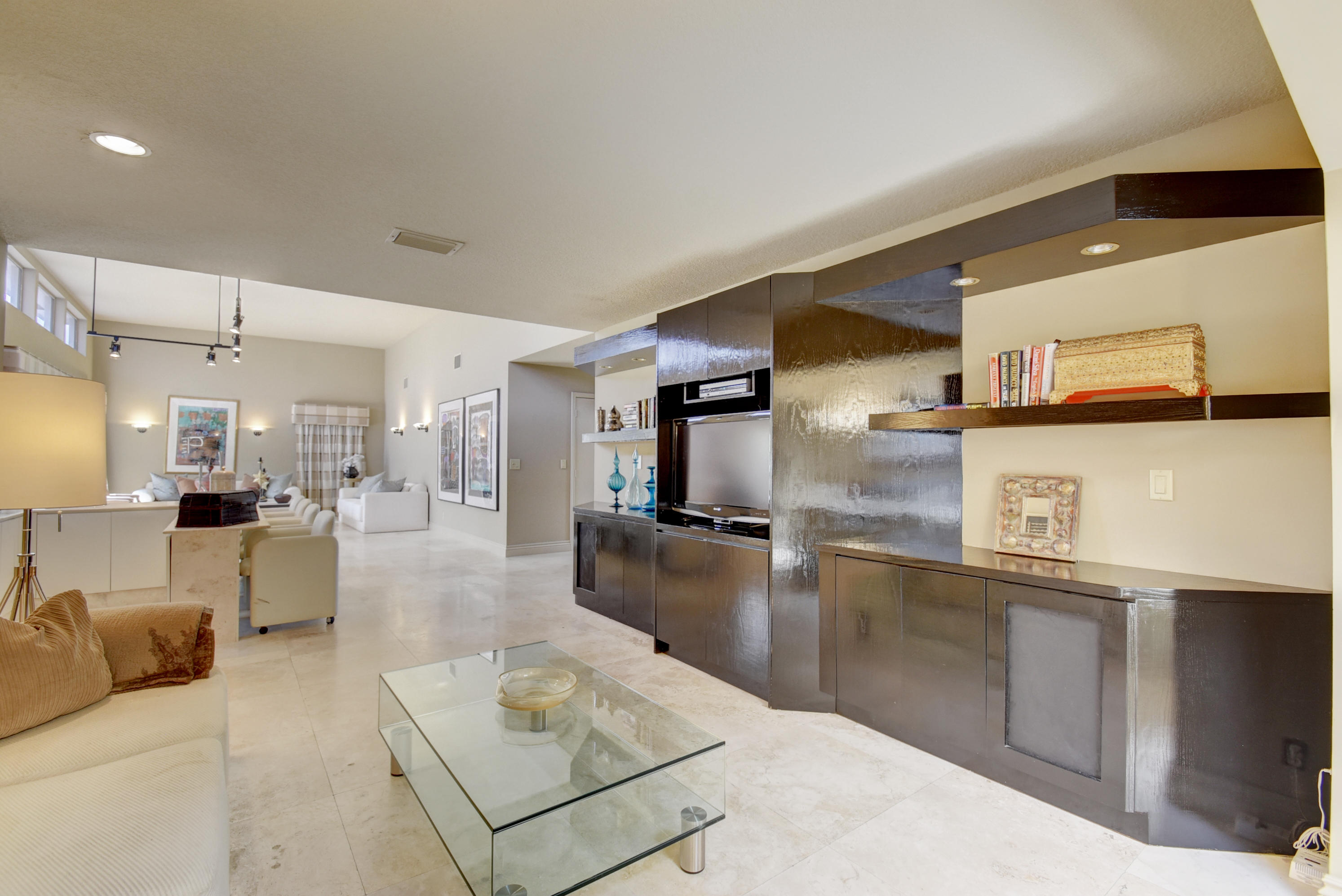 20583 Linksview Circle Boca Raton, FL 33434 - Photo 12 of 31 Living Area