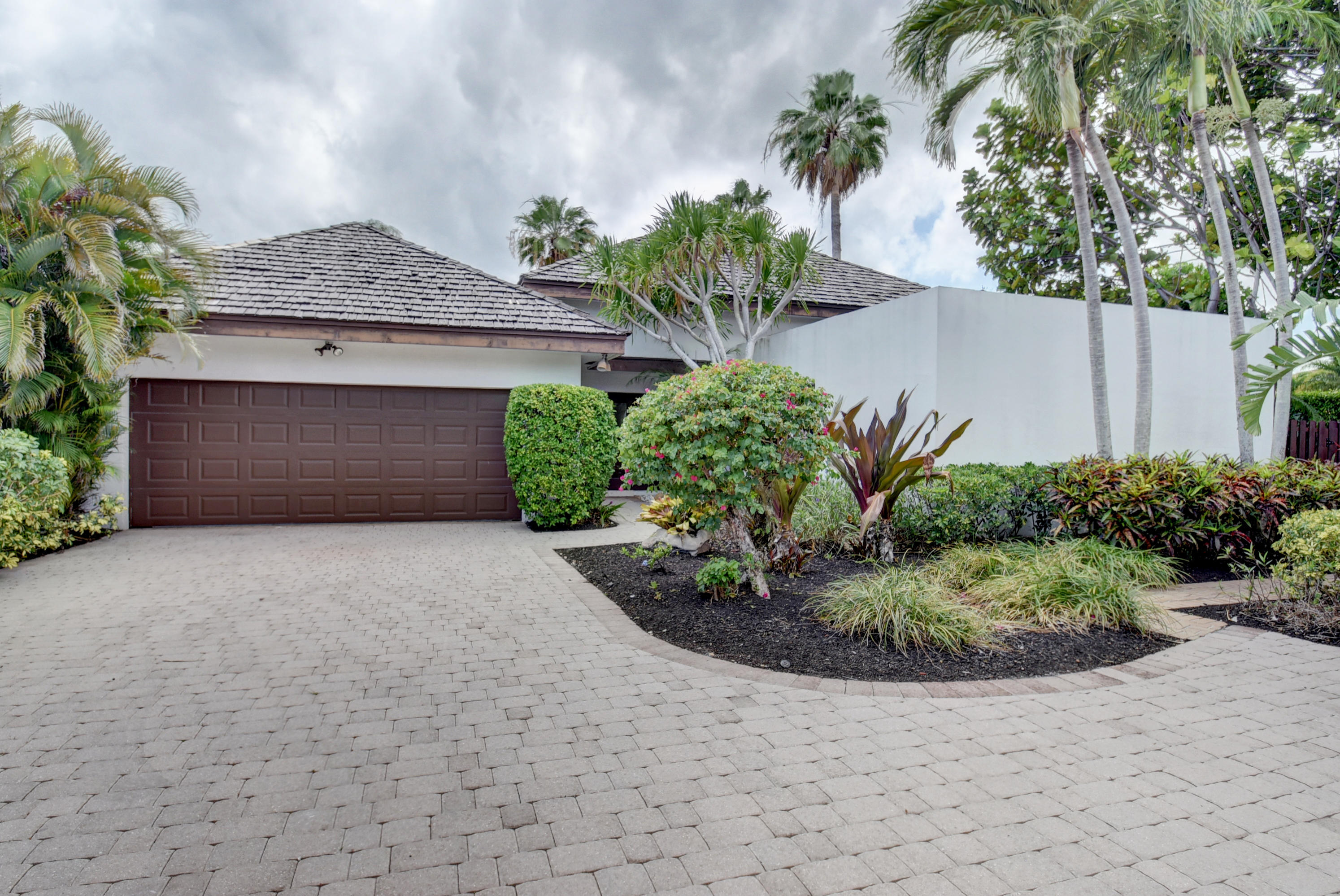 20583 Linksview Circle Boca Raton, FL 33434 - Photo 2 of 31 Exterior Front