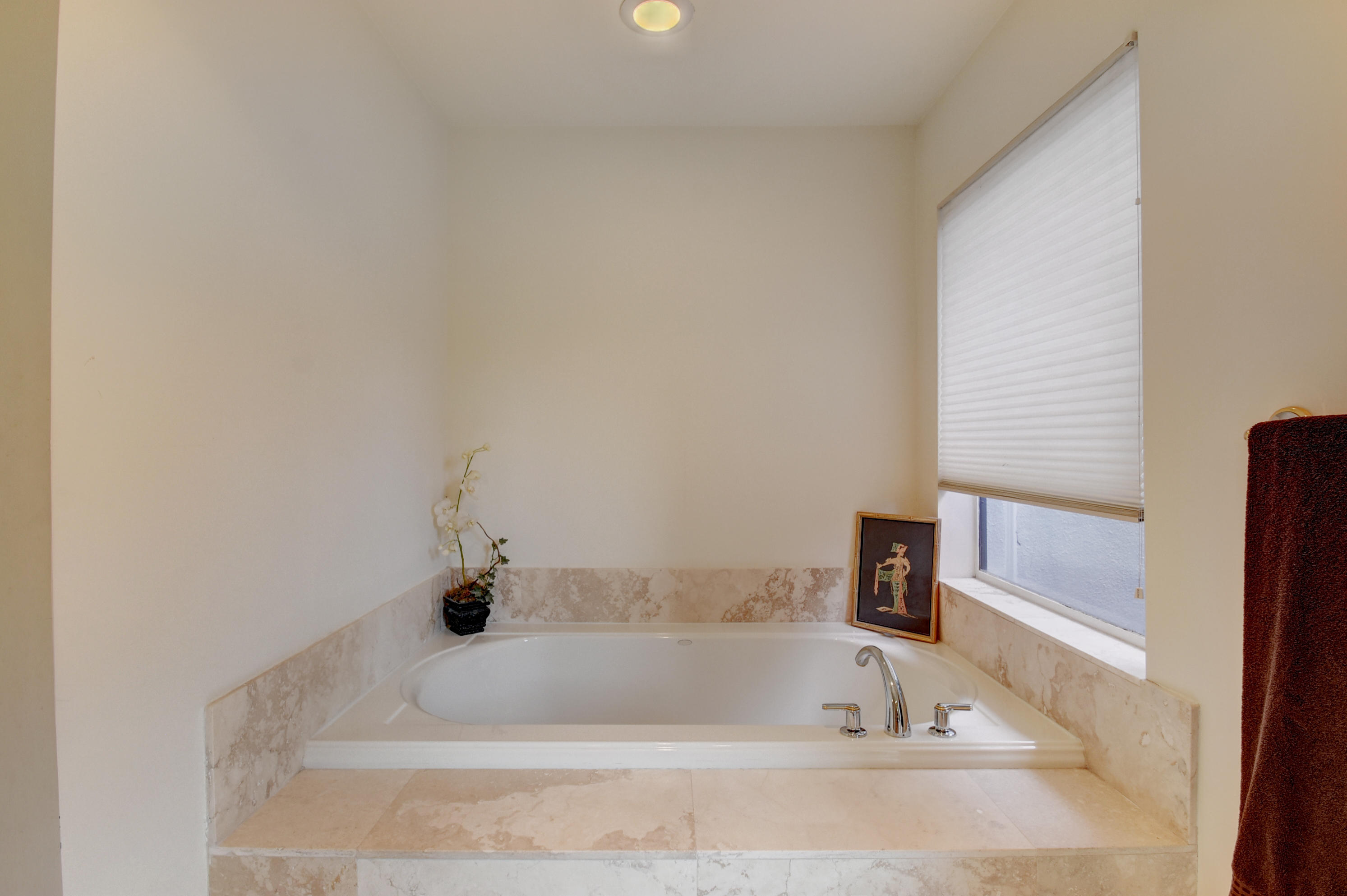 20583 Linksview Circle Boca Raton, FL 33434 - Photo 22 of 31 Master Bath