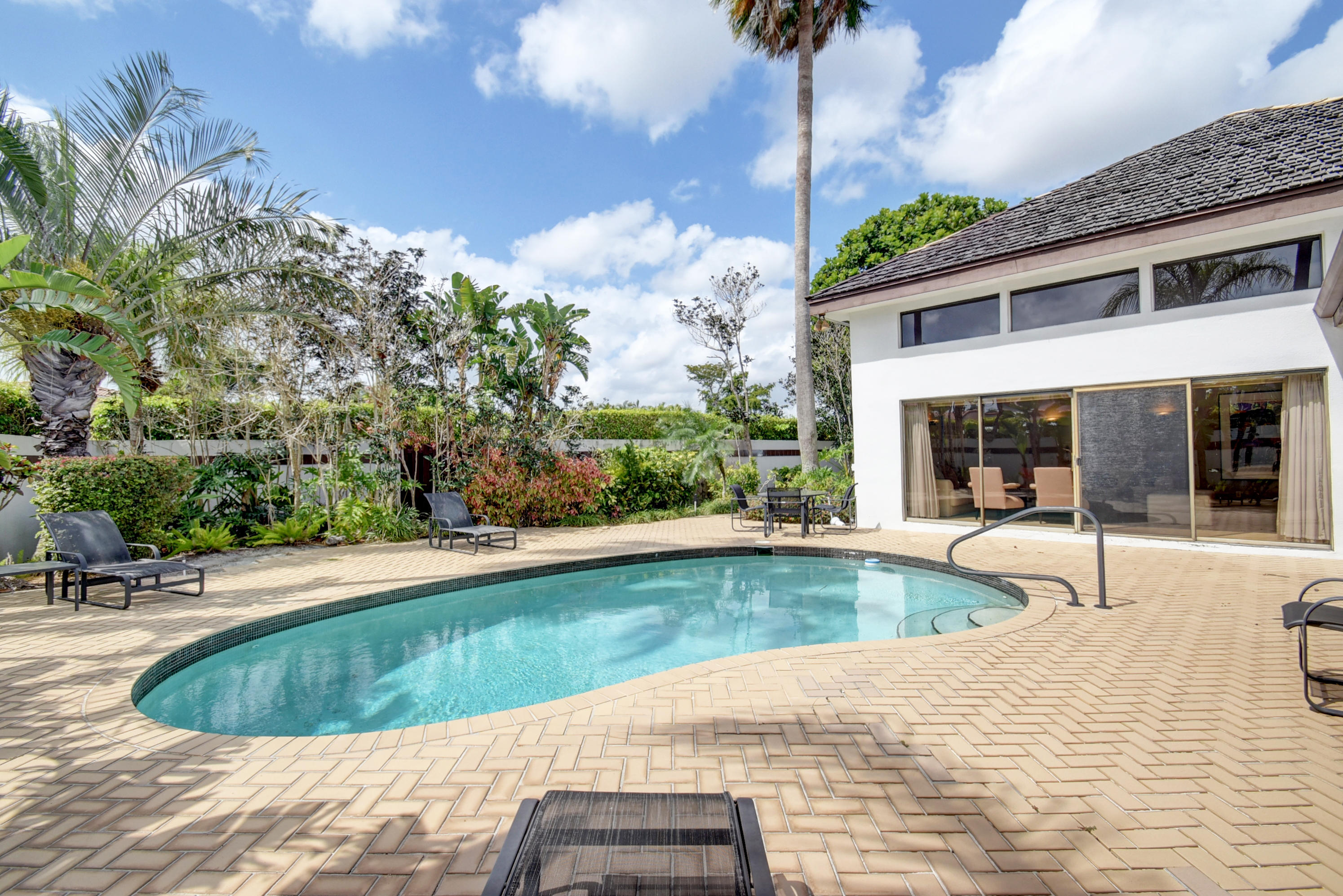 20583 Linksview Circle Boca Raton, FL 33434 - Photo 29 of 31 Pool & Patio