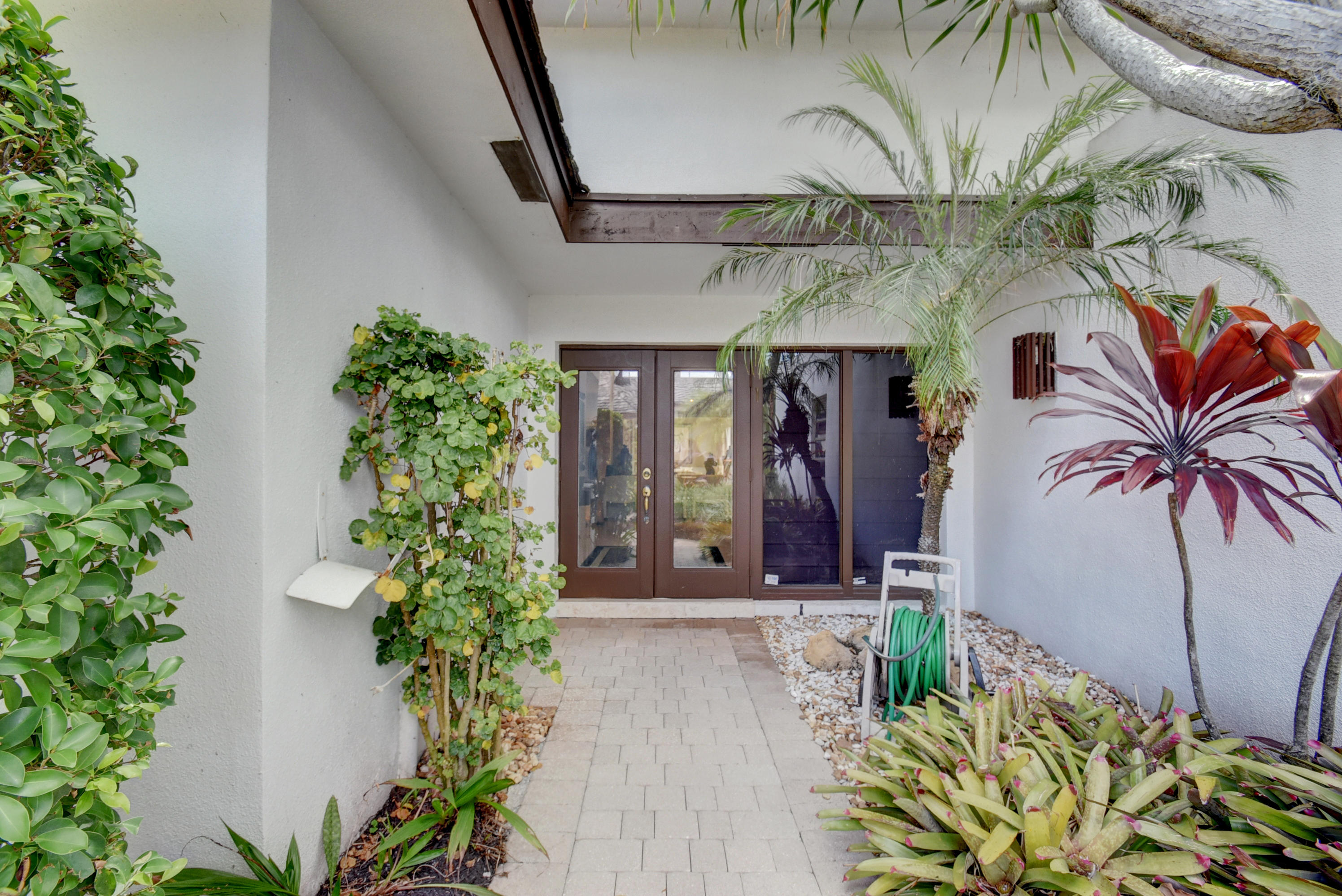 20583 Linksview Circle Boca Raton, FL 33434 - Photo 3 of 31 Entryway