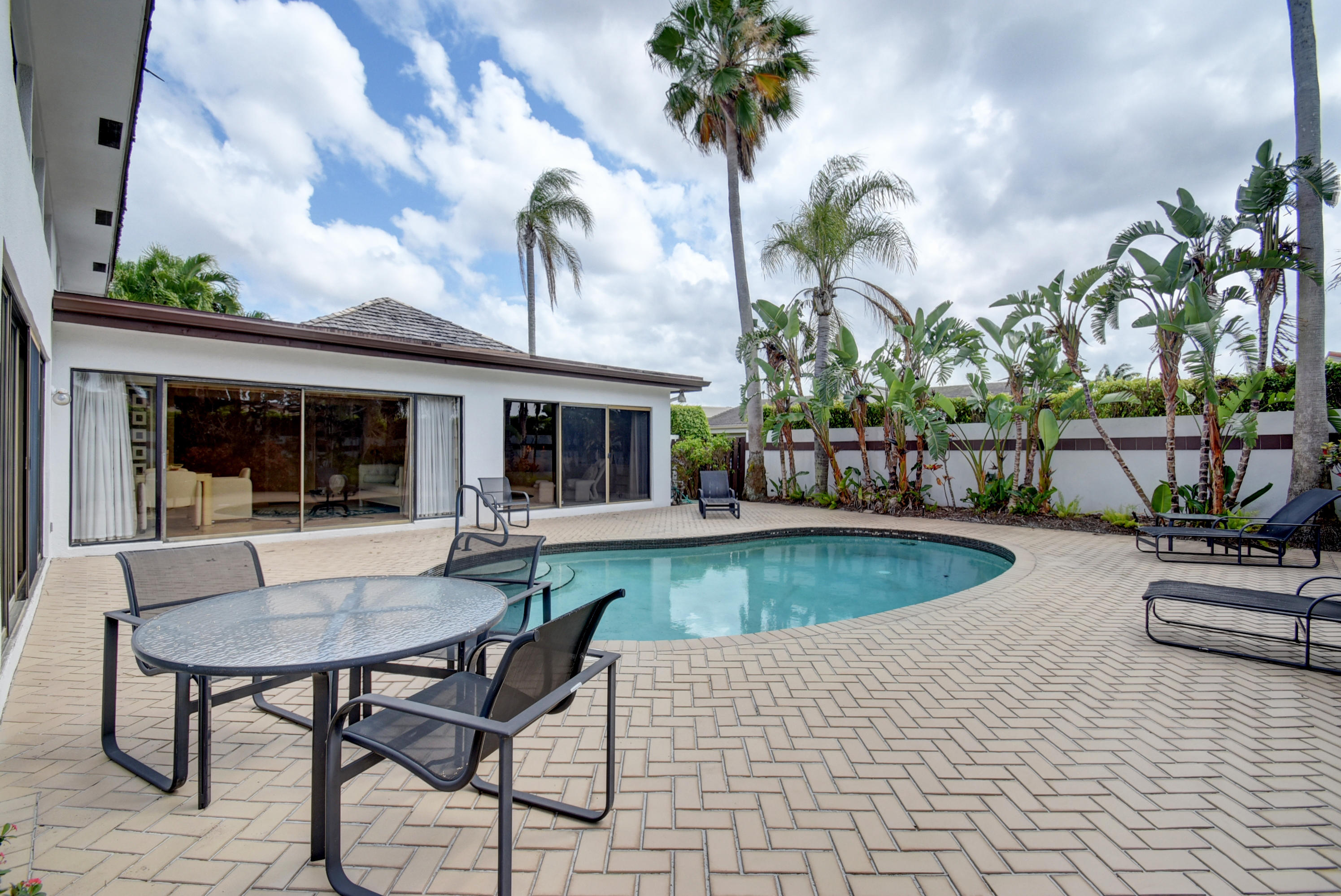 20583 Linksview Circle Boca Raton, FL 33434 - Photo 31 of 31 Pool & Patio