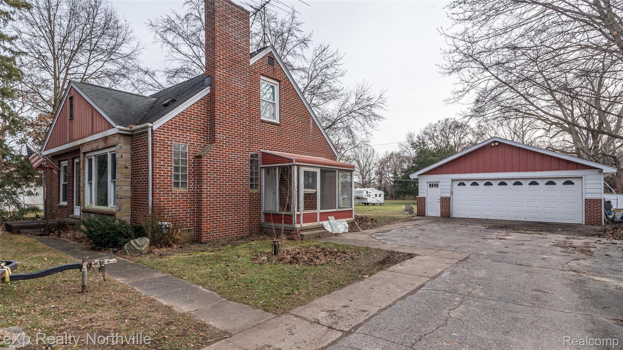 10872 Spencer Road Brighton, MI 48114 - Photo 7 of 45 006_29.jpg