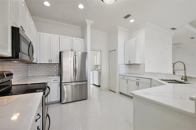 $559,900 | 10173 Lake Miona Way, Oxford, FL 34484