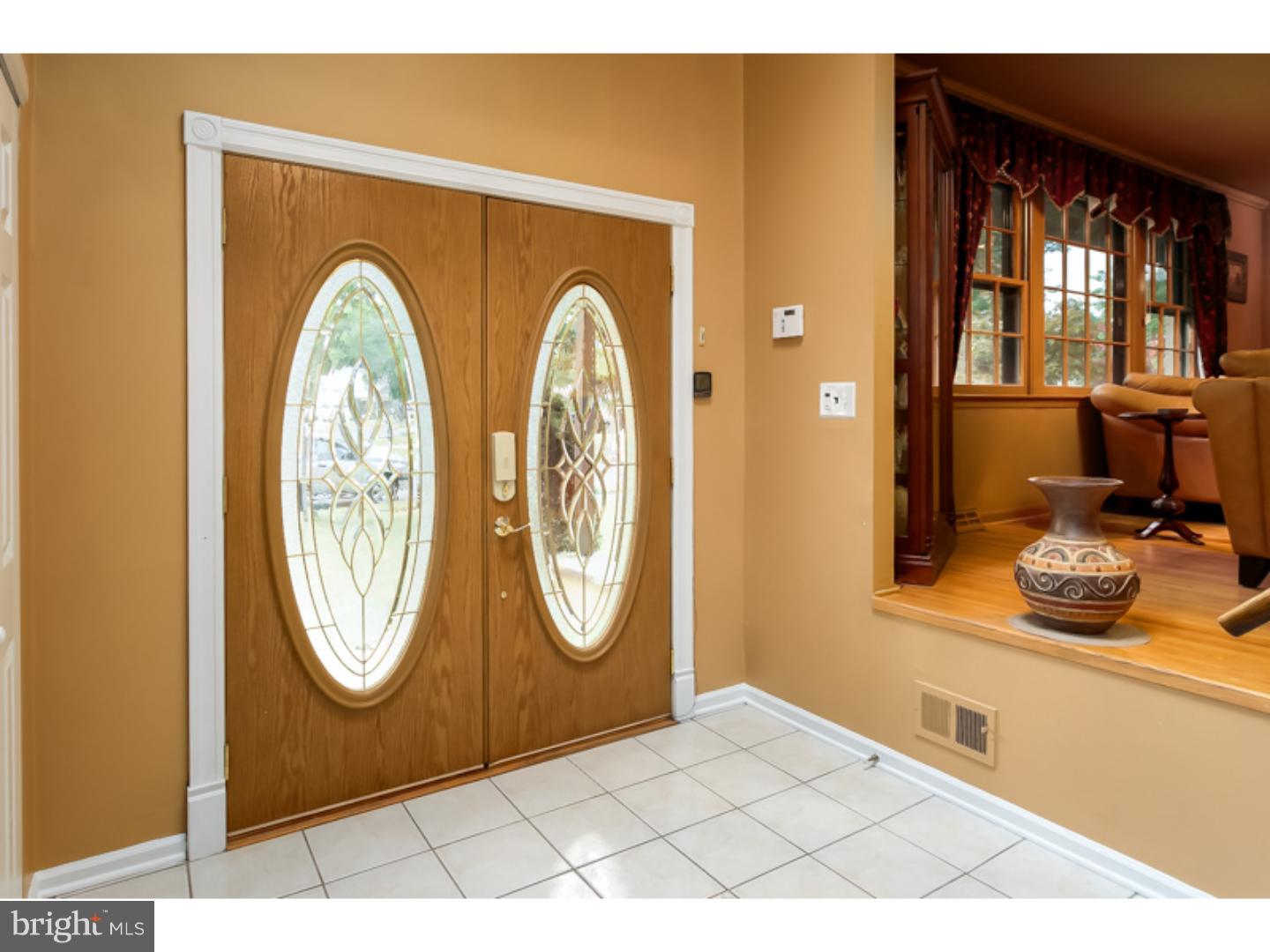 9 Sandringham Road Cherry Hill, NJ 08003 - Photo 4 of 25