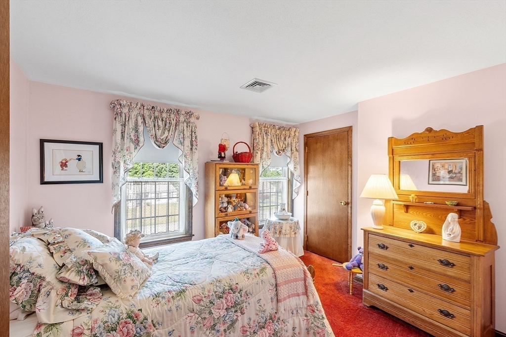 132 Lexington Road Dracut, MA 01826 - Photo 21 of 42 Gallery Image 21