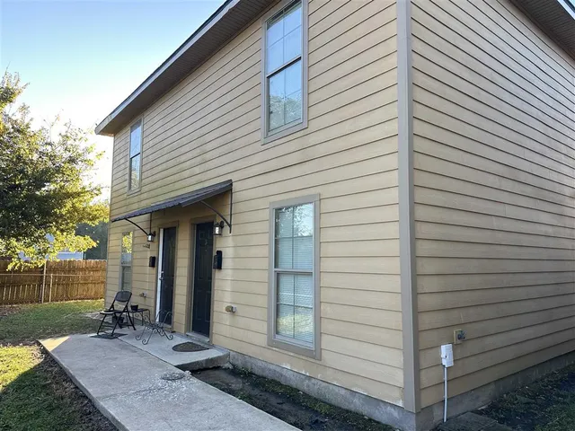 $650,000 | 3915 Common Street, Lake Charles, LA 70607
