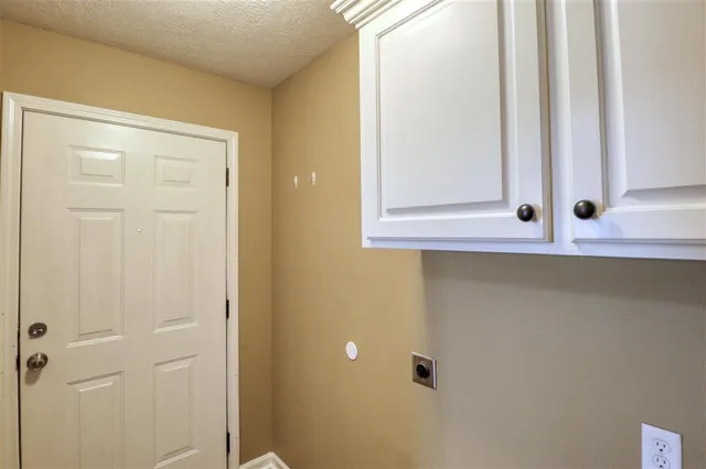 $650,000 | 3915 Common Street, Lake Charles, LA 70607