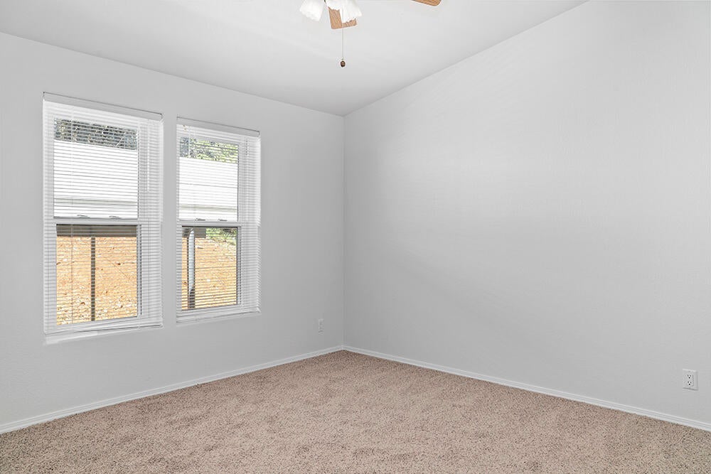787 Winona Road Grants Pass, OR 97526 - Photo 24 of 54 25