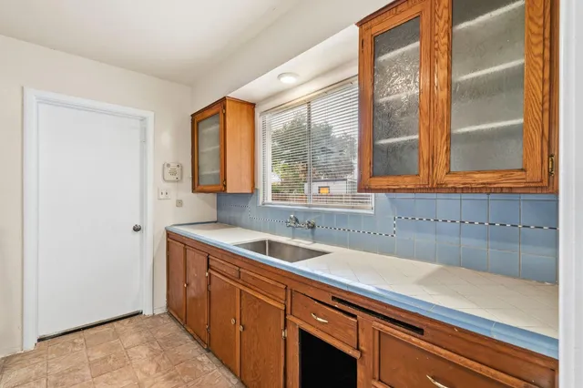 $360,000 | 4540 Summit Way, Sacramento, CA 95820