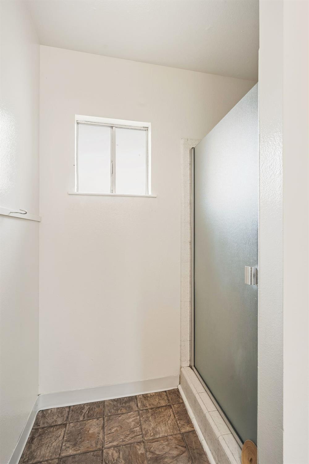 4540 Summit Way Sacramento, CA 95820 - Photo 15 of 22